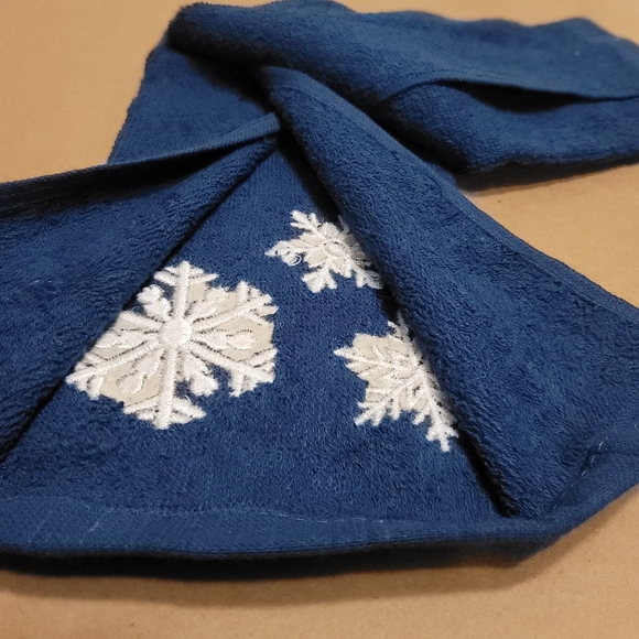 Embroidery hand towel snowflakes navy blue color - Picture 4 of 4